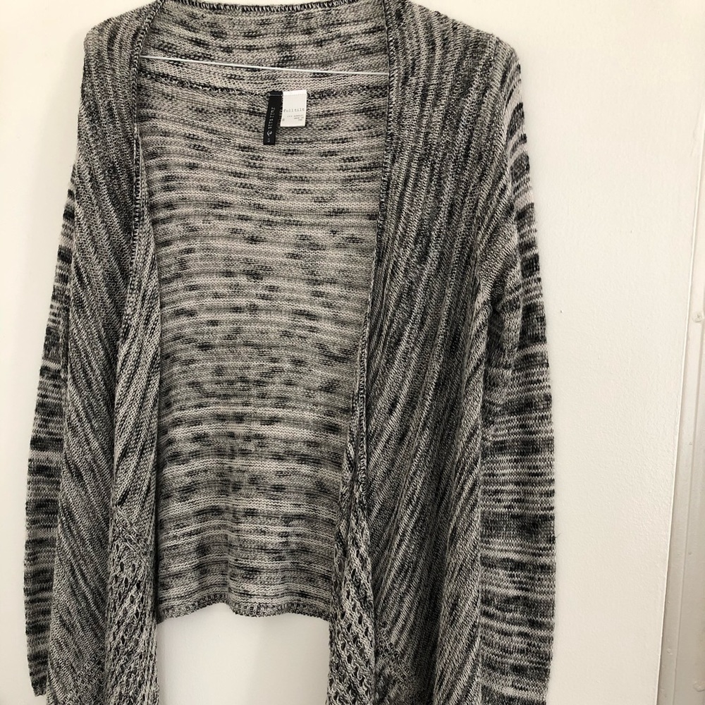 A-Line cardigan with slight fringe
